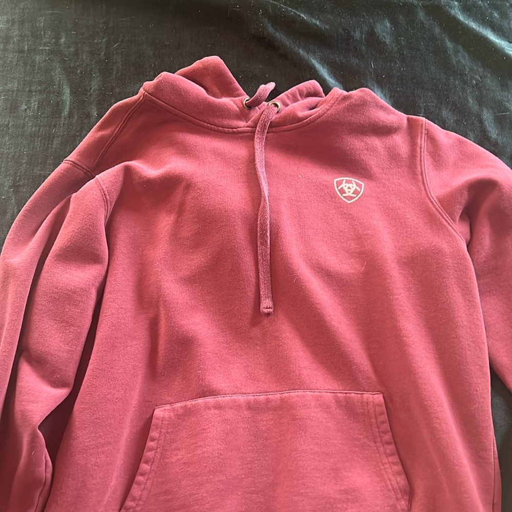 ariat hoodie!